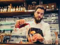 Ile zarabia barman w klubie? Nawet 12 000 zł miesięcznie!