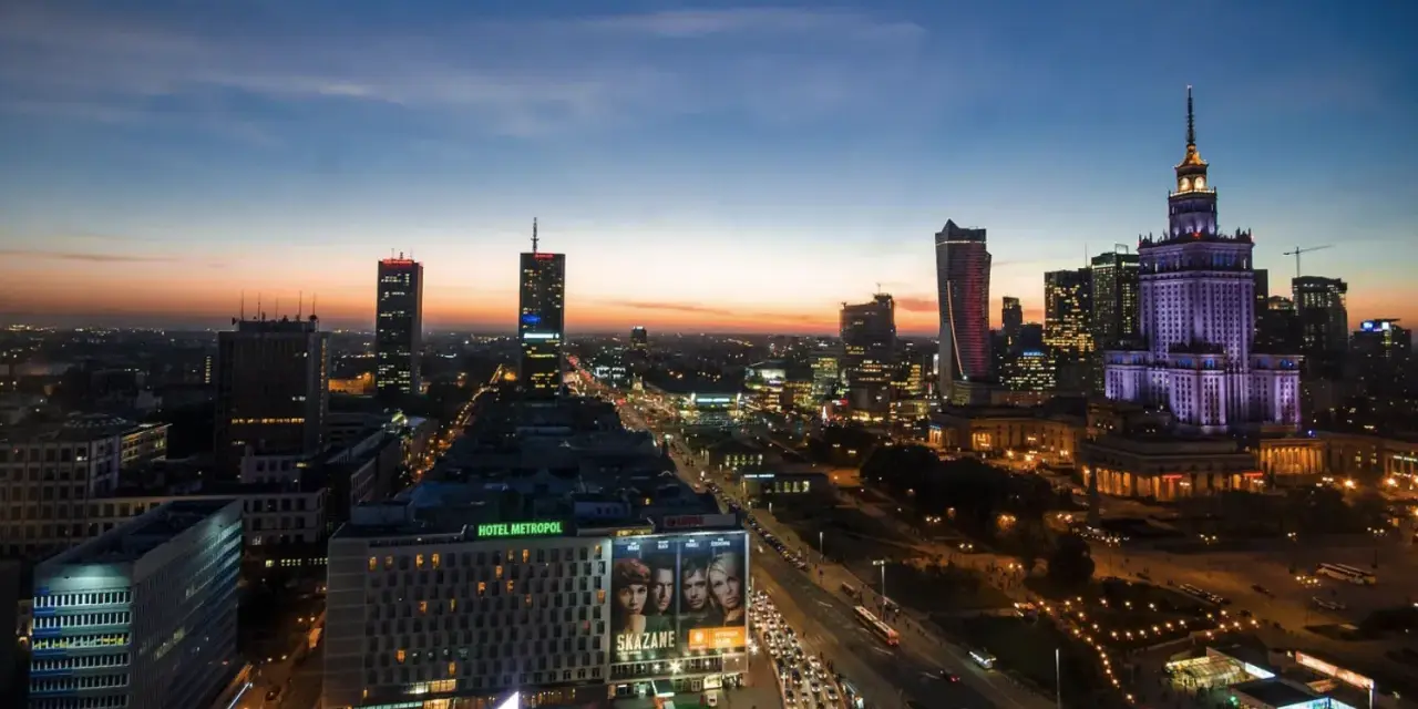 Warszawa po zmroku: gdzie szukać relaksu i rozrywki