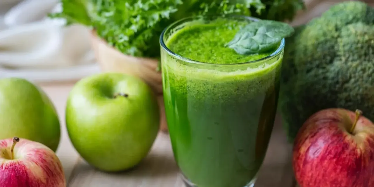 Smoothie warzywno-owocowe: Przepisy, korzyści, uniknij błędów!
