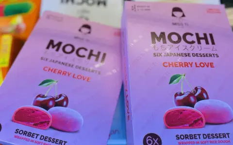 Pudełka mochi Miss Ti Cherry Love, sześć deserów z sorbetu wiśniowego w miękkim cieście ryżowym. Gdzie kupić?