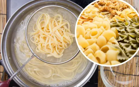 Ugotowany makaron w durszlaku nad garnkiem, obok kolaż różnych rodzajów makaronów. Dowiedz się, jak zamrozić ugotowany makaron.