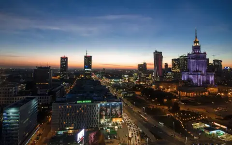 Warszawa po zmroku: gdzie szukać relaksu i rozrywki