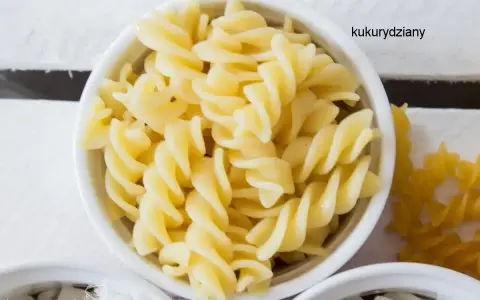 Gotowy makaron bezglutenowy przepis na pyszne fusilli kukurydziane. Idealny dla alergików i nie tylko!