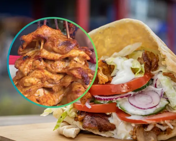 Pyszny kebab z soczystym mięsem z rożna, warzywami i sosem. Idealny przepis na domowy kebab.