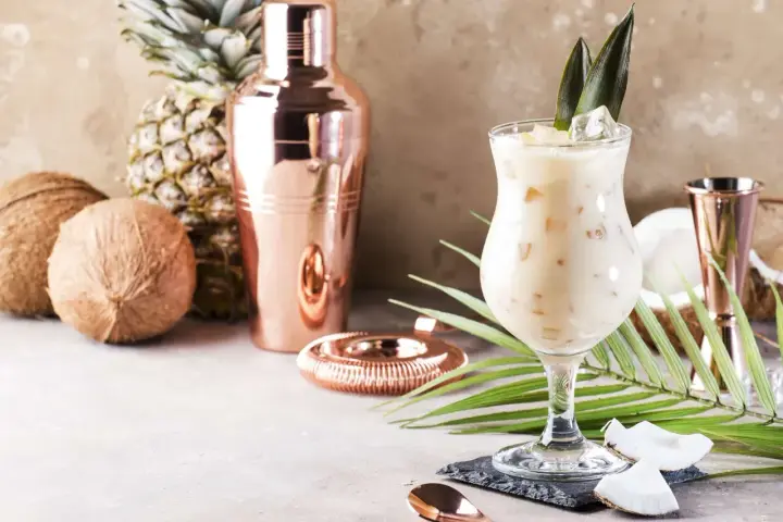 Pyszny drink Malibu z ananasem i kokosem. Idealny przepis na lato!